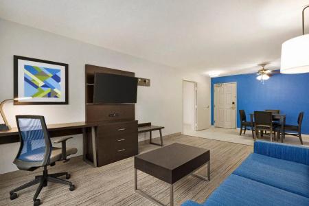 Holiday Inn Express & Suites Sarasota East, An Ihg - 17