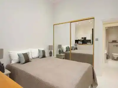 Queensgate Court - 291