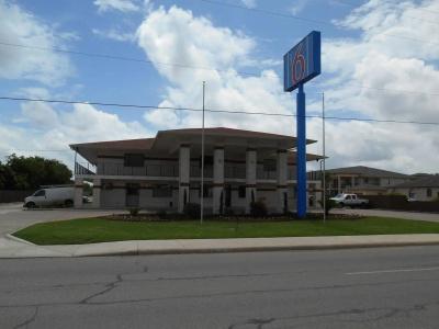 6-San Antonio, Tx - South Ww White Rd - 0