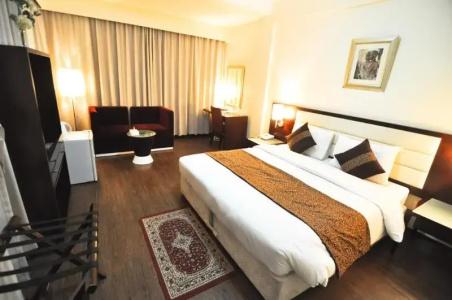 Phoenicia Grand - 30