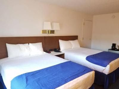 Constitution Inn - 13