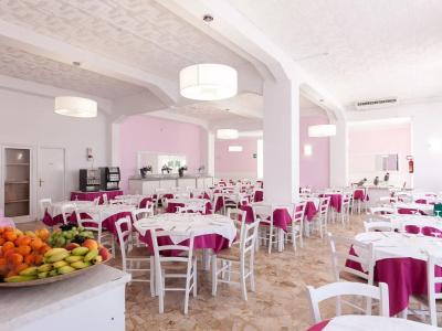 Promenade Universale - 16
