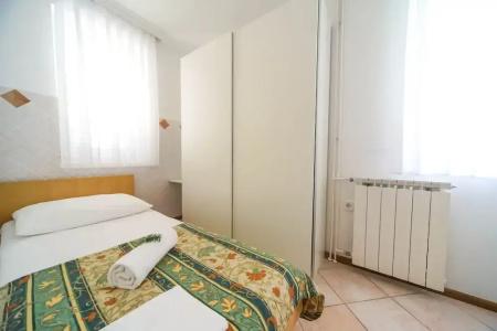 and Rooms Degra - 69