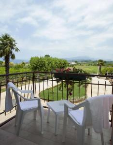 Bella Lazise - 10