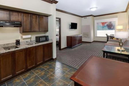 Hawthorn Suites by Wyndham - 48
