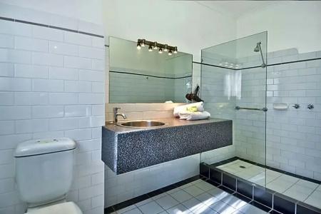 Best Western Motor Inn & Serviced - 77