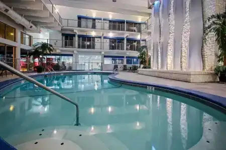 Quality Inn - Hwy 76 Central - 24