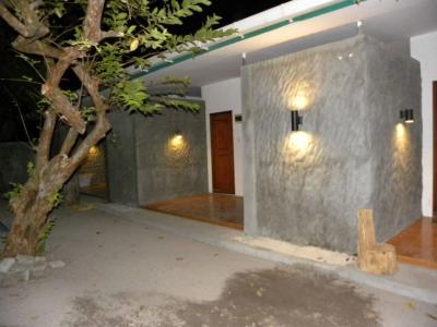 Madi Finolhu - 0