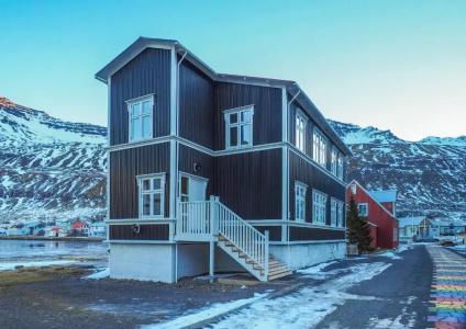Við Lónið - 71