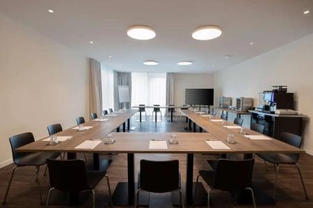 Hampton By Hilton Kaiserslautern - 11