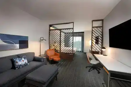 Courtyard by Marriott Charlotte Waverly - 32