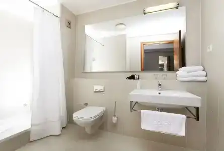 The Residence - 7