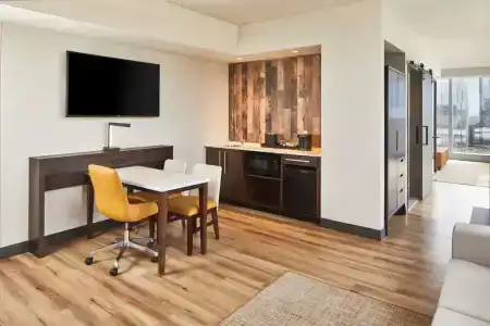 Embassy Suites by Hilton Nashville - 112