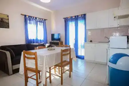 s&c Kosmos Beach Resort - 26