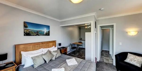 Admiral - 28