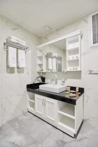 White Palace Old City Boutique - 63