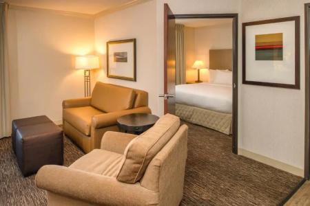 DoubleTree by Hilton - 76