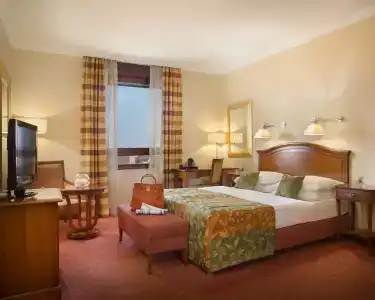 Best Western Premier Astoria - 41