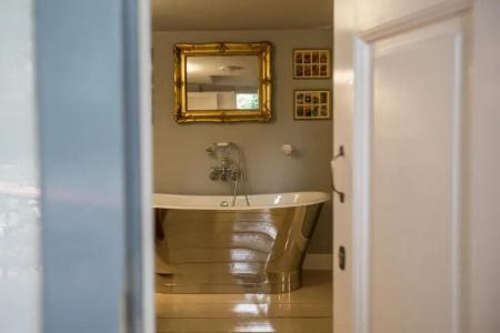 AdAstra Suites - 150