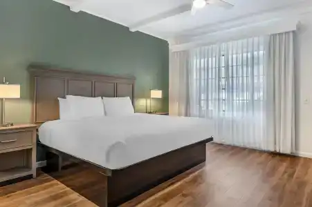 Best Western Plus - 68
