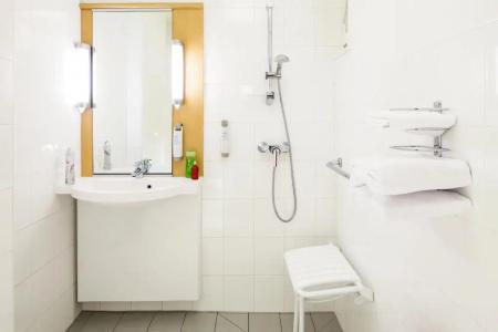 ibis Versailles Château - 29