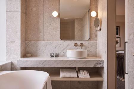 Rydges - 75