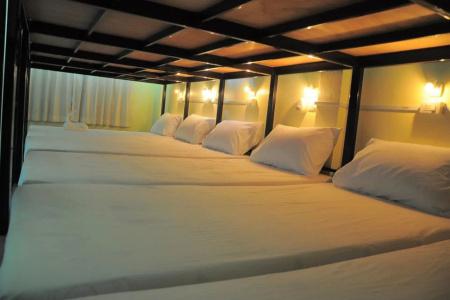Seventeen Hostel - 0