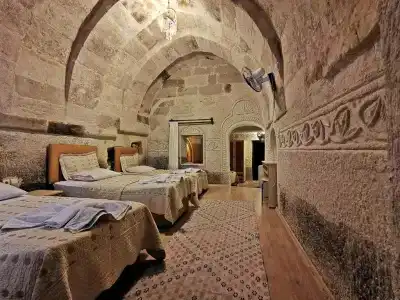 Falcon Cave Suites - 37