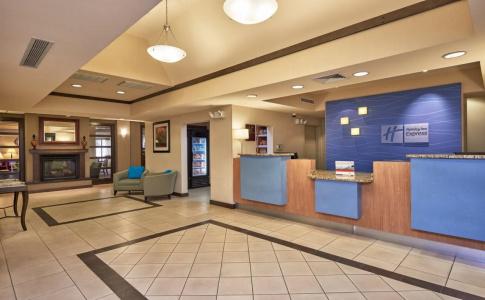 Holiday Inn Express & Suites Airport, An Ihg - 0