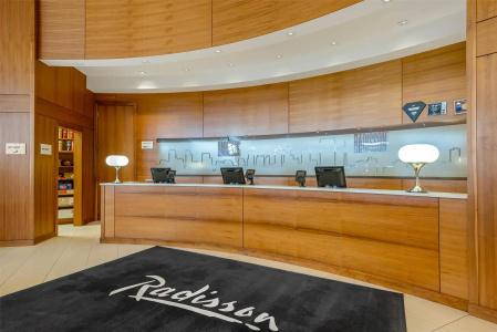 Radisson & Conference Center Airport East - 36