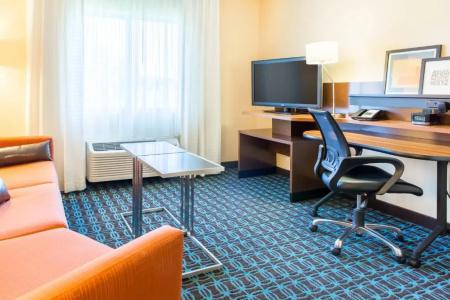 Fairfield Inn & Suites - 44