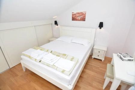ROOMS & DOBROTSKI DVORI - 89