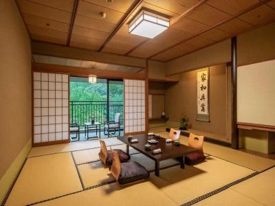 Yamanaka Onsen Hanatsubaki - 68