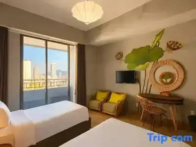 The Light & Spa - 62