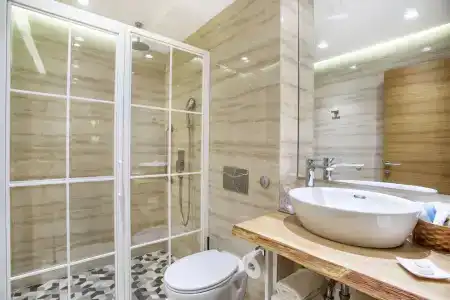 One Luxury Suites - 88