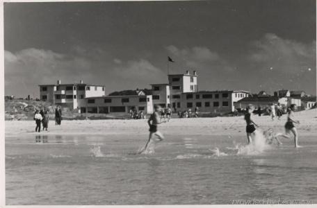 Sola Strand - 32