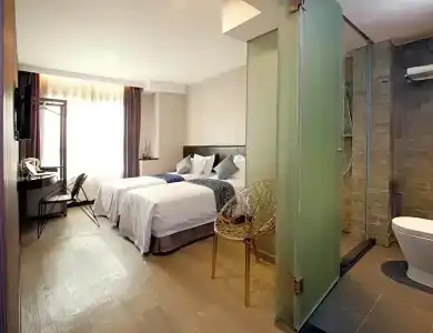 Ibis North Point - 85