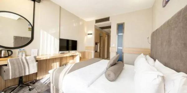 Best Western Plus Center - 38