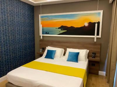 7th Floor Suite - 118
