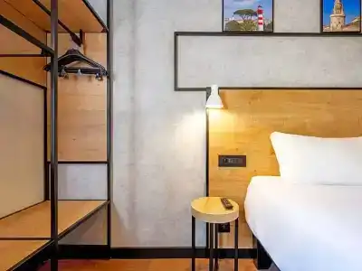 ibis La Rochelle Vieux Port - 33