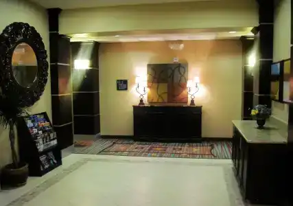 Best Western Plus Suites - 17