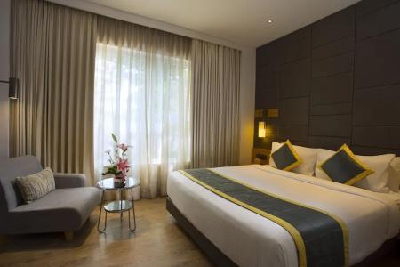 Fountain Tree By Tgi - 20