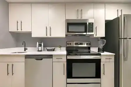 Holiday Inn & Suites, An Ihg - 192