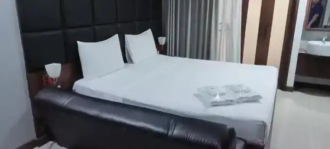 The Bangkok Cha Cha Suite - 85