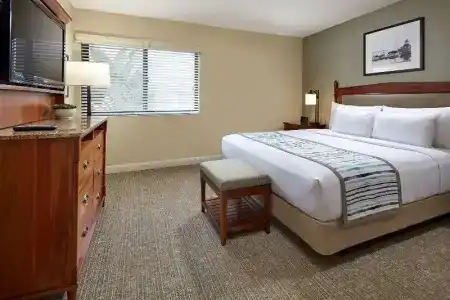 Glorietta Bay Inn - 94
