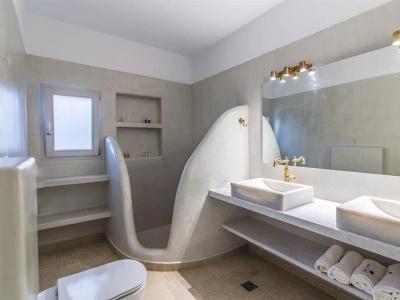 Black Rose Beach Suites - 16