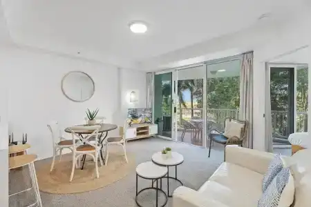 Crystal Bay On The Broadwater - 280