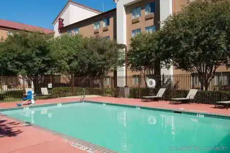Red Roof Inn Plus+ Austin South - 12