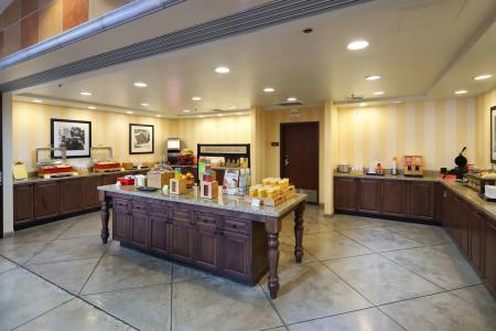 Hampton Inn & Suites Tucson Mall - 11
