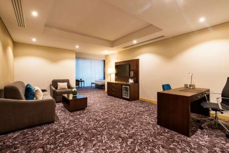 Golden Tulip - 65